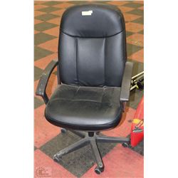 BLACK LEATHERETTE OFFICE CHAIR