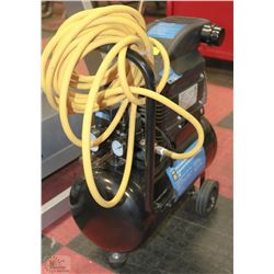 POWER FIST 2HP 5.6 GALLON HORIZONTAL AIR