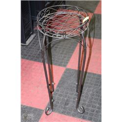 METAL PLANT STAND
