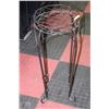Image 1 : METAL PLANT STAND