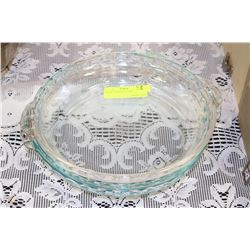 SET OF 3 PYREX PIE PANS