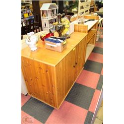 PLYWOOD FLORAL DISPLAY BENCH WITH 2 CUPBOARD DOOR