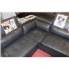 Image 3 : NEW LARGE BLACK LEATHERETTE LIFT BACK SECTIONAL