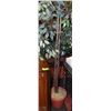 Image 1 : 6' ARTIFICIAL TREE