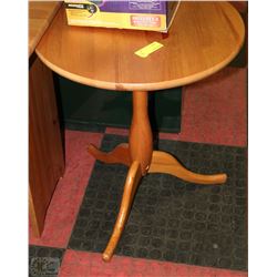 ROUND PINE END TABLE