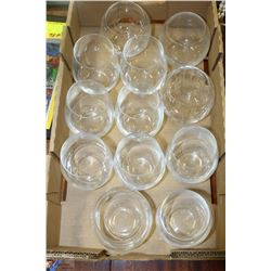 FLAT WITH STEMLESS WINEGLASSES INCL. CRYSTAL AND