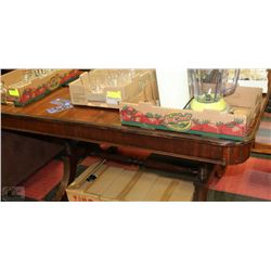 ANTIQUE 2PC OAK  DINING TABLE WITH LEAF