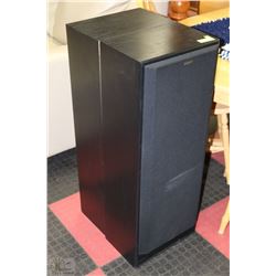 2 SONY HOUSE SPEAKERS