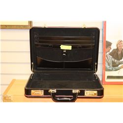LOCKING BRIEFCASE