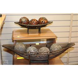 2 SHOWHOME DECORATIVE PIECES WITH BALLS