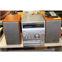 SONY BOOKSHELF STEREO WITH REMOTE AND ANTENNA