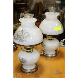 PAIR OF MATCHING VINTAGE GLASS LAMPS