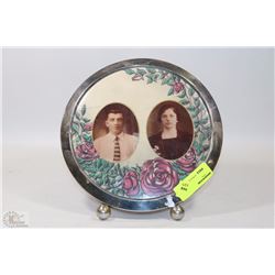 VINTAGE PICTURE FRAME