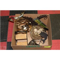 BOX W/WALL DÉCOR, WINE BOTTLE HOLDER,