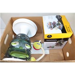 BRAND NEW KEURIG K CUP CAROUSEL AND CAT TOYS