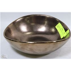 UNIQUELY SHAPED DECORATIVE BOWL