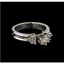 0.74 ctw Diamond Ring - 18KT White Gold