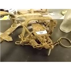 VINTAGE ANIMAL LEG TRAP