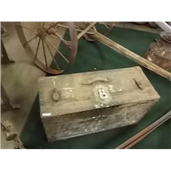 VINTAGE TRUNK - UNIQUE THAT OPENS LENGTHWISE