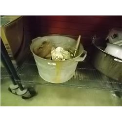 VINTAGE WASH BUCKET WITH VINTAGE CONTENTS