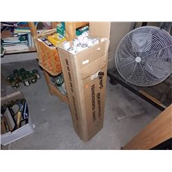 BOX OF FLORESCENT TUBES