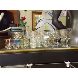 LOT OF GLASSWARE