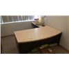 Image 1 : Desk and contents