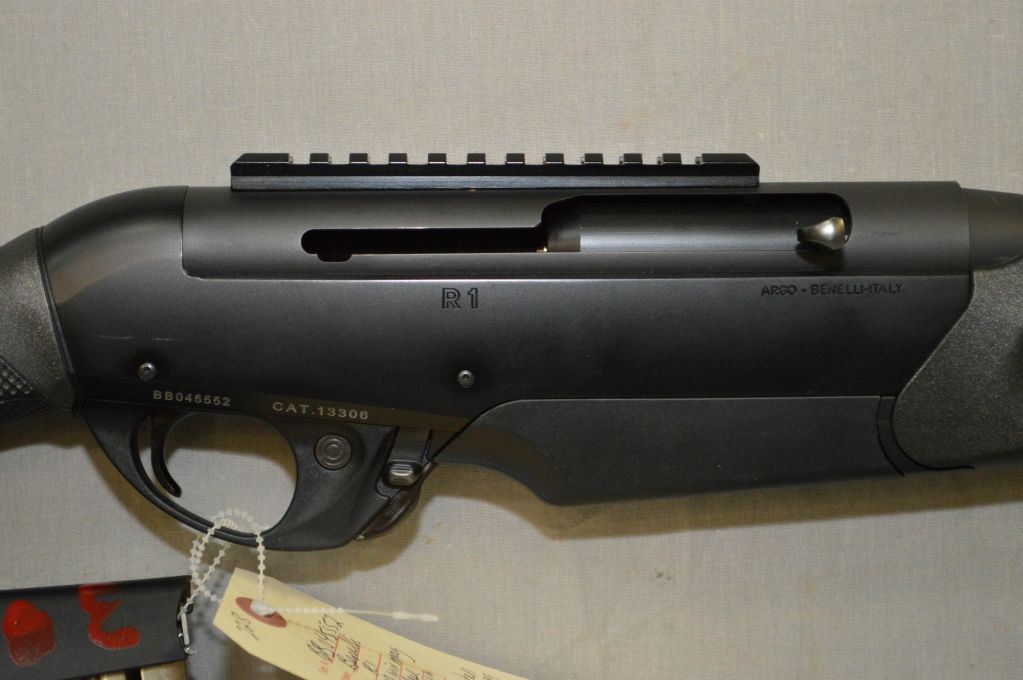 Benelli Model R1 .300 Win Mag Cal Mag Fed Semi Auto Rifle w/ 24" bbl