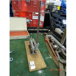 Armstrong Bench Top Rod Cutter