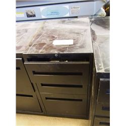 Filing Cabinet, 3 Drawers, 28"x22"x15"