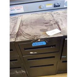 Filing Cabinet, 3 Drawers, 28"x22"x15"