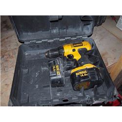 DeWalt Cordless Drill / Driver 2 Batteries No Charger
