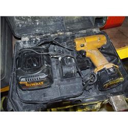 DeWalt Drill/ Driver 2 Batteries 1 Charger