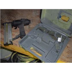 Rona 2 in 1 Combo Air Nailer