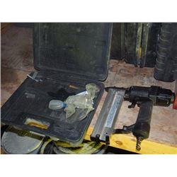 Rona 2 in 1 Combo Air Nailer