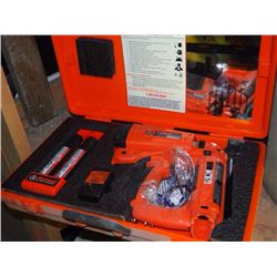 Ram Set Mini, Gas Powered, Low Velocity Piston Type Fastening Tool, Charger & 2 Batteries, 6 Contain