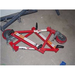 2 Red Outrigger Stabalizors