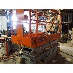 SkyJack SJ3-3220 Running