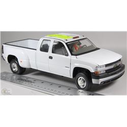 SCALE 1:18 CHEVROLET SILVERADO 3500 TRUCK