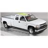 Image 1 : SCALE 1:18 CHEVROLET SILVERADO 3500 TRUCK