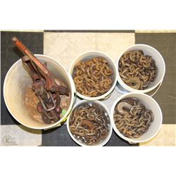 BOOM CHAIN WITH LOT OF ASSORTED TOW CHAINS