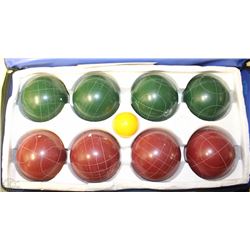 SET OF BOCCE BALLS IN CARRYING CASE