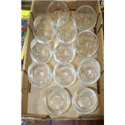 FLAT WITH STEMLESS WINEGLASSES INCL. CRYSTAL AND