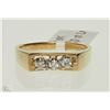 Image 1 : #22-10K YELLOW GOLD DIAMOND RING