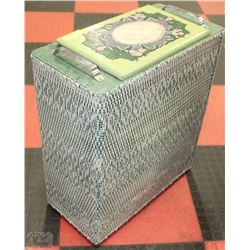 VINTAGE GREEN LAUNDRY HAMPER WITH WOODEN LID