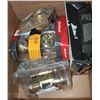 Image 1 : BOX WITH ASSORTED DOOR HANDLE SETS