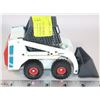 Image 1 : CLOVER 1:19 SCALE DIE CAST BOBCAT LOADER