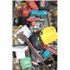 Image 1 : 2 PALLETS OF ASSORTED HOUSEWARE/TOOLS INCL