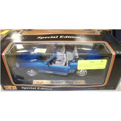 MAISTO SPECIAL EDITION JAGUAR XK8 1:18 SCALE DIE