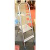 Image 1 : ALUMINUM STEP LADDER